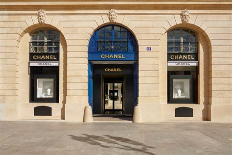 chanel private|Chanel to open private boutiques for its top clients .